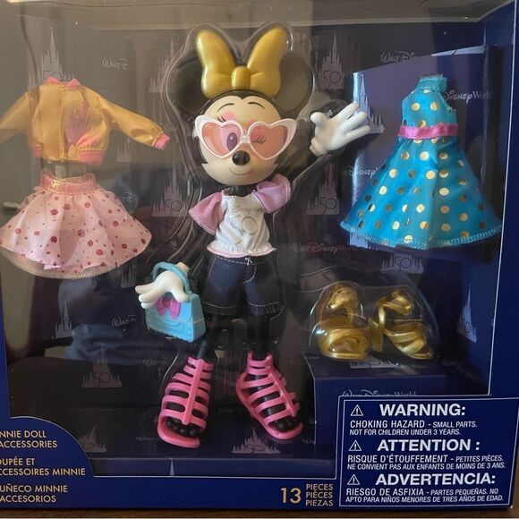 Walt Disney World 50th Anniversary Minnie Doll and Accessories NWT - Picture 4 of 5